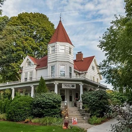 Kingsley House Bed & Breakfast - Full Home Fennville Exteriör bild