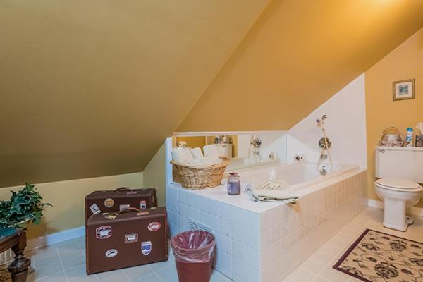 Kingsley House Bed & Breakfast - Full Home Fennville Exteriör bild