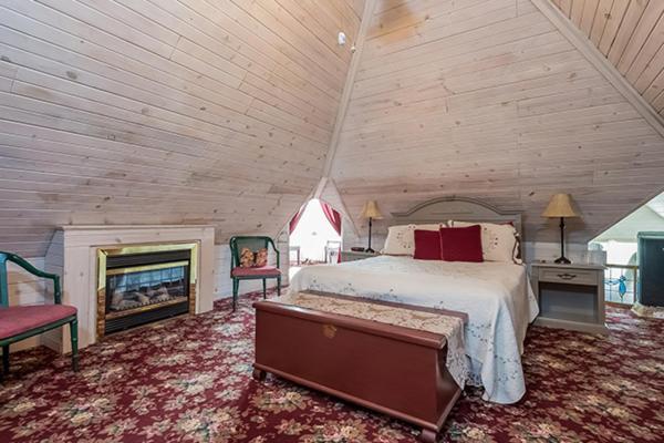 Kingsley House Bed & Breakfast - Full Home Fennville Exteriör bild