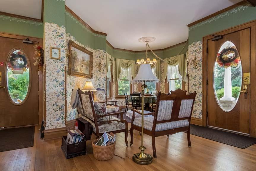 Kingsley House Bed & Breakfast - Full Home Fennville Exteriör bild