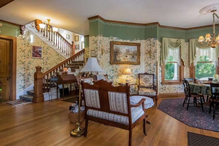 Kingsley House Bed & Breakfast - Full Home Fennville Exteriör bild