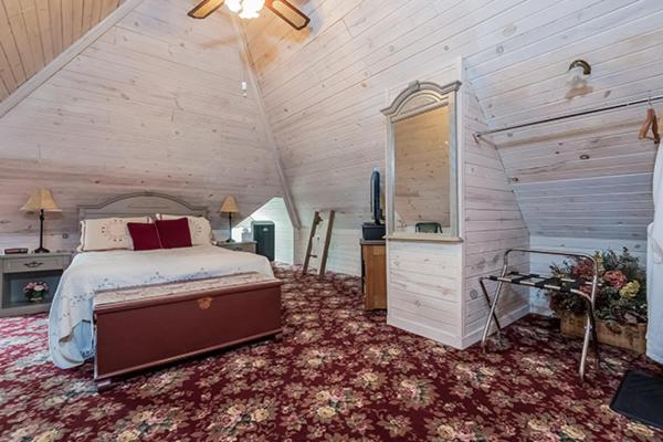 Kingsley House Bed & Breakfast - Full Home Fennville Exteriör bild