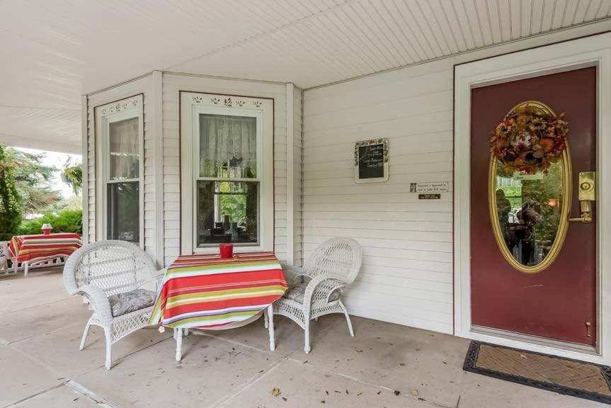 Kingsley House Bed & Breakfast - Full Home Fennville Exteriör bild