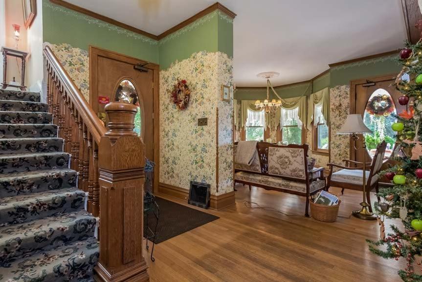 Kingsley House Bed & Breakfast - Full Home Fennville Exteriör bild
