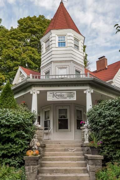 Kingsley House Bed & Breakfast - Full Home Fennville Exteriör bild