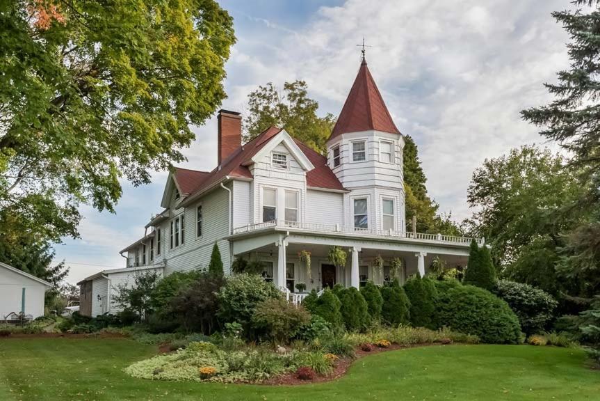 Kingsley House Bed & Breakfast - Full Home Fennville Exteriör bild